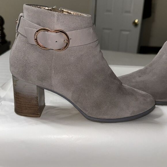 Ted Baker 40.5 Ainthe Ankle Booties in Light Grey Rose Gold - Picture 3 of 11